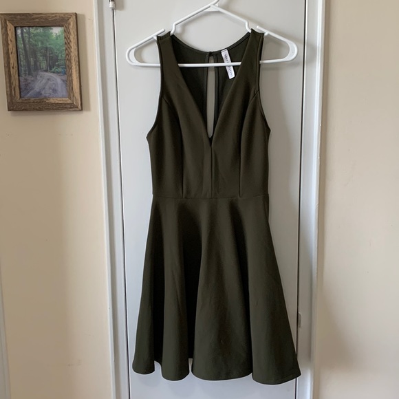 Dark Green Seven Sisters Flare Dress (US M) - Picture 1 of 4